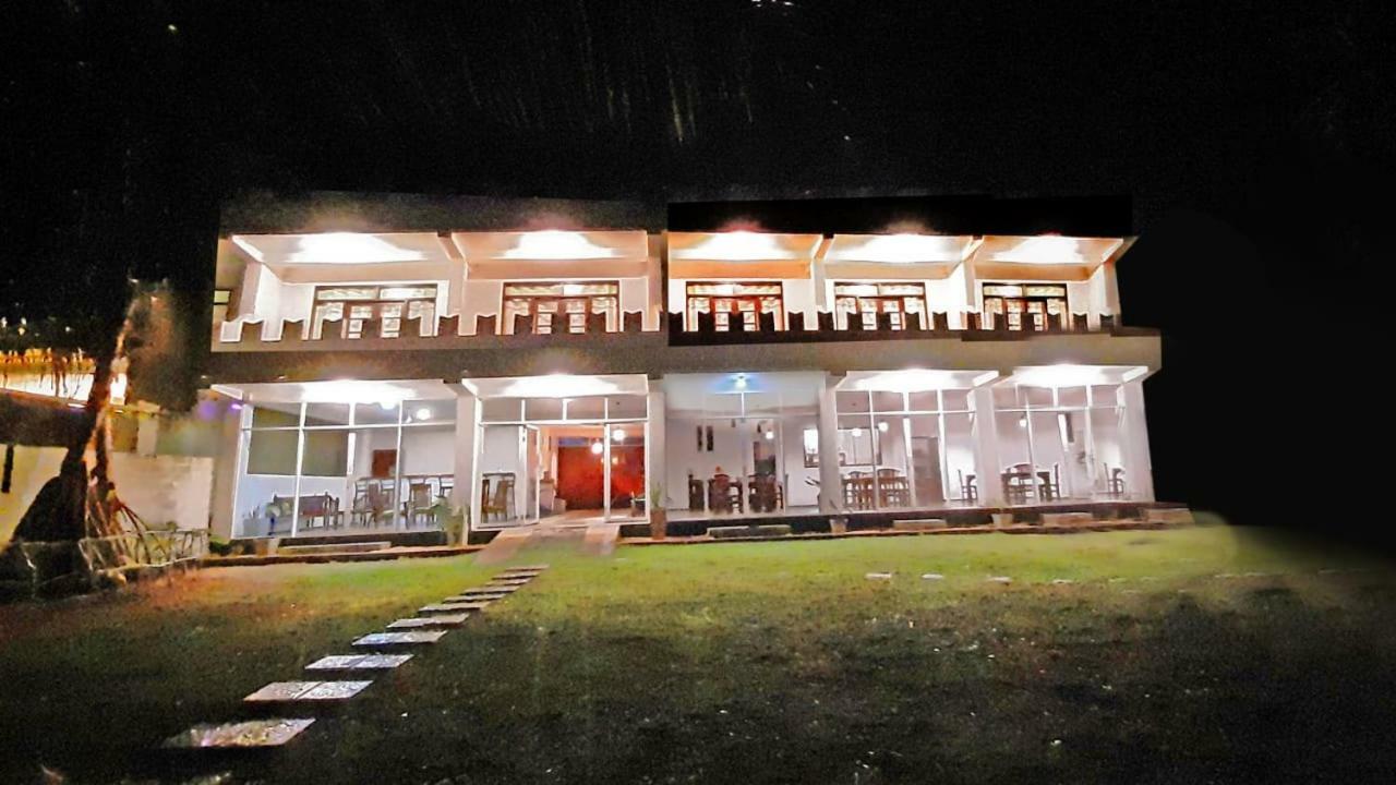 Akurala Beach Boutique Resort Luaran gambar