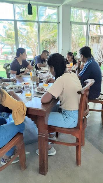 Akurala Beach Boutique Resort Luaran gambar