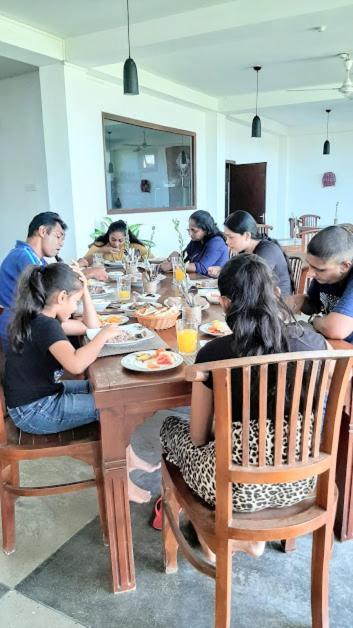 Akurala Beach Boutique Resort Luaran gambar