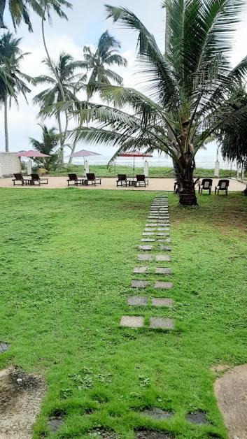 Akurala Beach Boutique Resort Luaran gambar