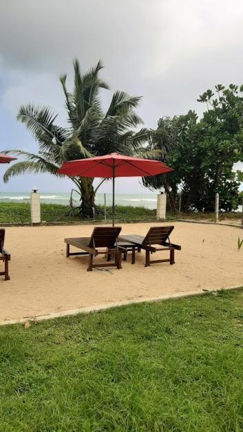 Akurala Beach Boutique Resort Luaran gambar